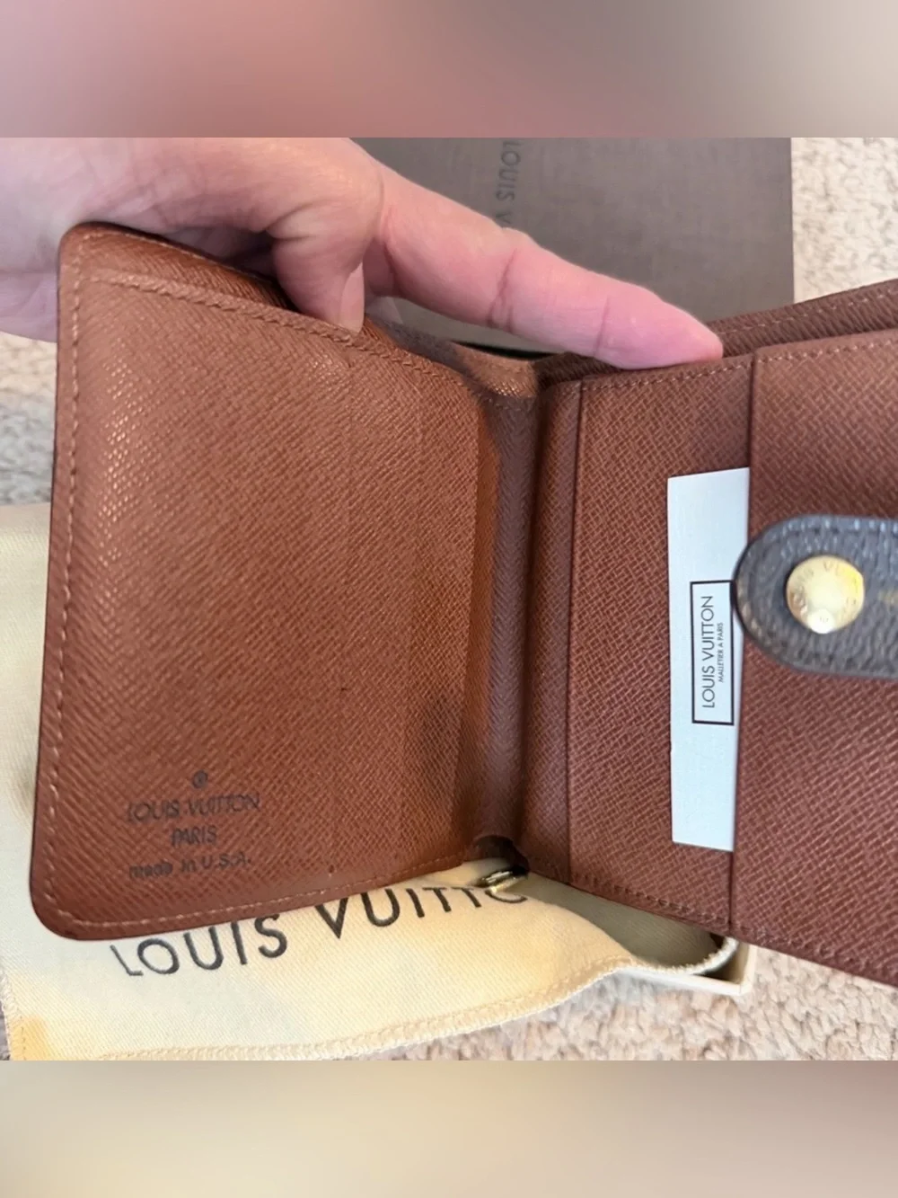 LOUIS VUITTON